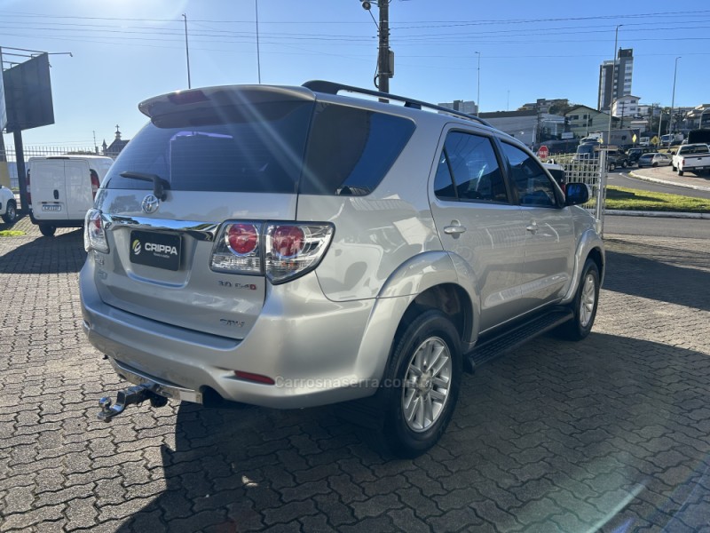 HILUX SW4 3.0 SRV 4X4 7 LUGARES 16V TURBO INTERCOOLER DIESEL 4P AUTOMÁTICO - 2013 - FARROUPILHA