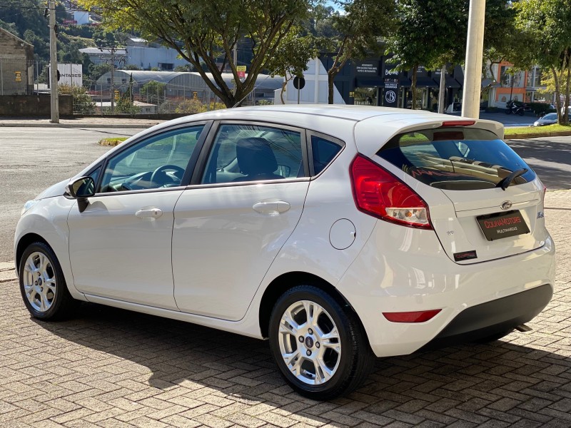 FIESTA 1.6 SE HATCH 16V FLEX 4P AUTOMÁTICO - 2014 - CAXIAS DO SUL