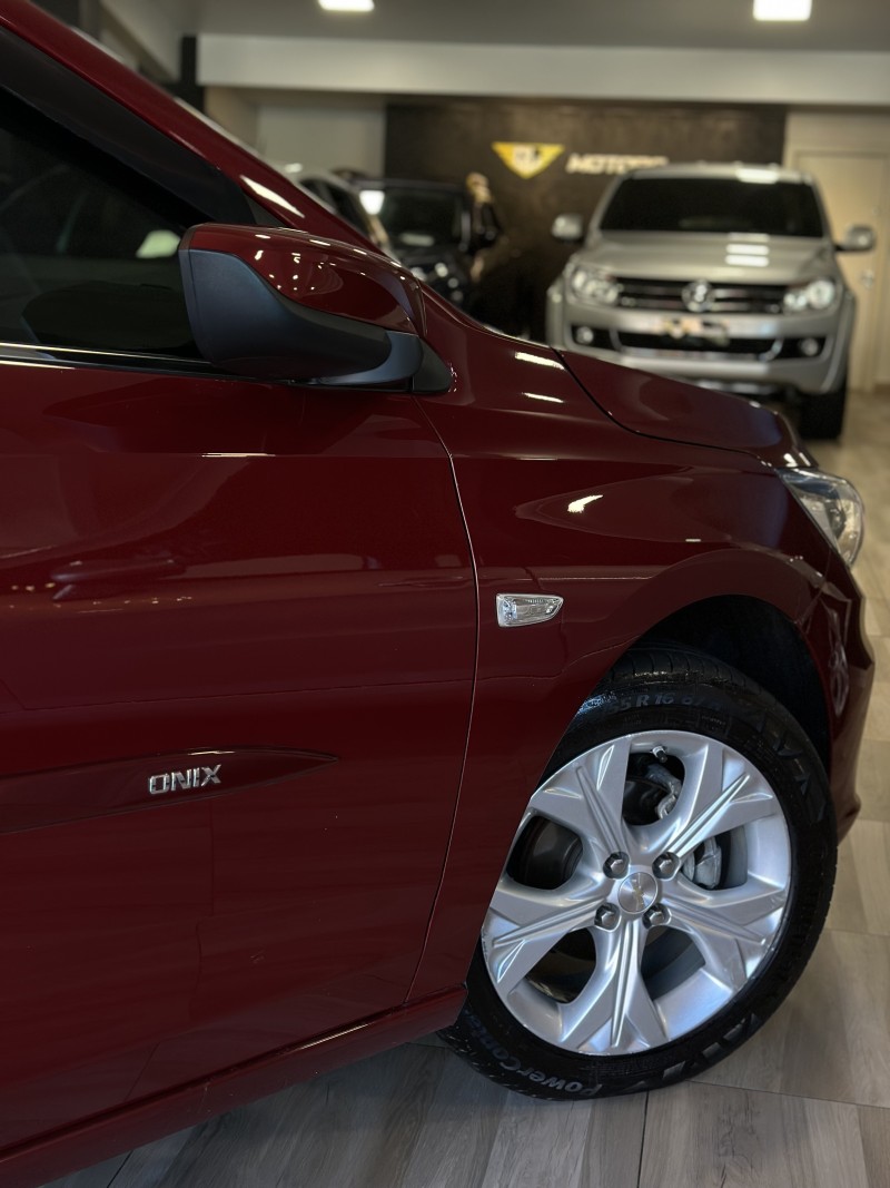 ONIX 1.0	PREMIER II PLUS 12V TURBO FLEX 4P AUTOMÁTICO - 2020 - CAXIAS DO SUL