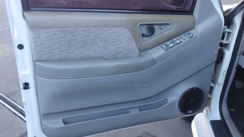 S10 4.3 SFI DLX 4X2 CE V6 12V GASOLINA 2P MANUAL - 1998 - CAXIAS DO SUL