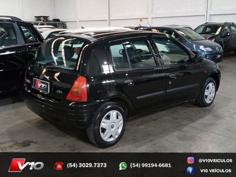 CLIO 1.6 RN 16V GASOLINA 4P MANUAL - 2002 - CAXIAS DO SUL