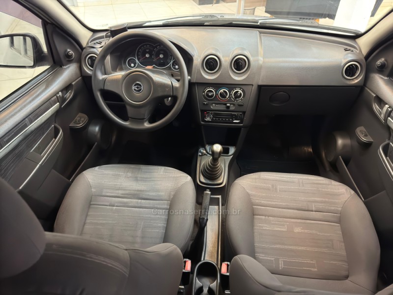 PRISMA 1.4 MPFI MAXX 8V FLEX 4P MANUAL - 2009 - BOM RETIRO DO SUL