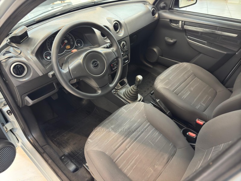 PRISMA 1.4 MPFI MAXX 8V FLEX 4P MANUAL - 2009 - BOM RETIRO DO SUL