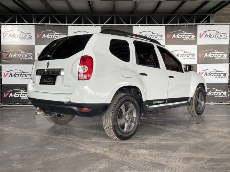DUSTER 1.6 TECH ROAD 4X2 16V FLEX 4P MANUAL - 2014 - PAROBé