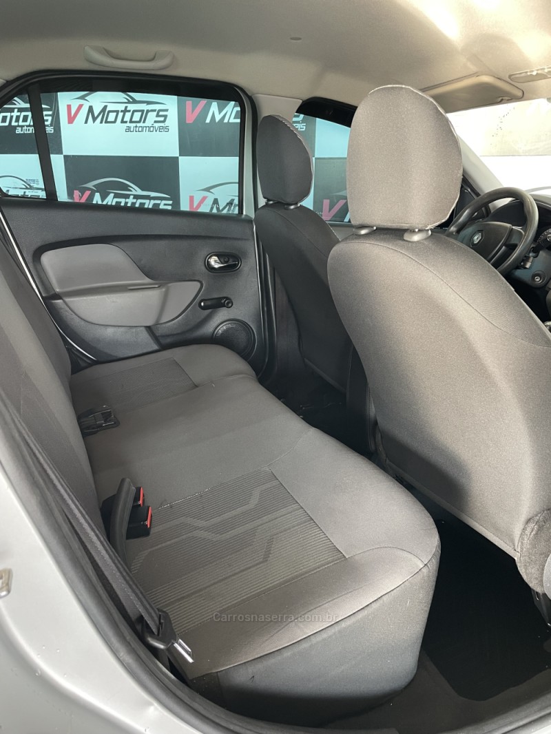 LOGAN 1.6 EXPRESSION 8V FLEX 4P MANUAL - 2015 - PAROBé