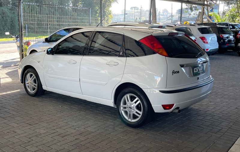 FOCUS 2.0 GHIA 16V FLEX 4P AUTOMÁTICO - 2005 - CAXIAS DO SUL