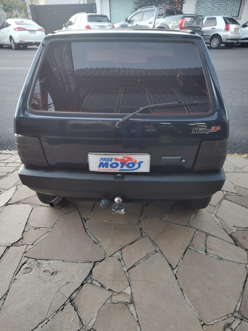 UNO 1.0 IE MILLE EP 8V GASOLINA 4P MANUAL - 1996 - FLORES DA CUNHA