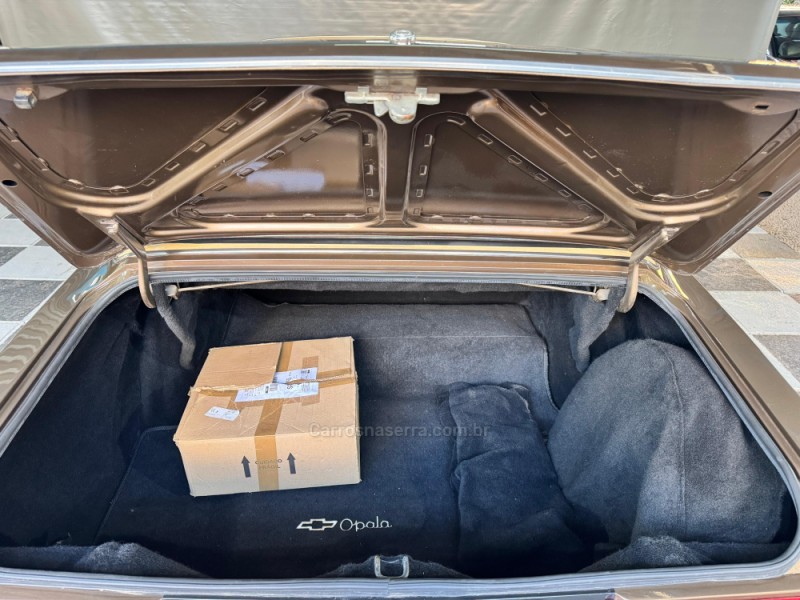 OPALA 2.5 COMODORO 8V GASOLINA 2P MANUAL - 1981 - NOVA PRATA