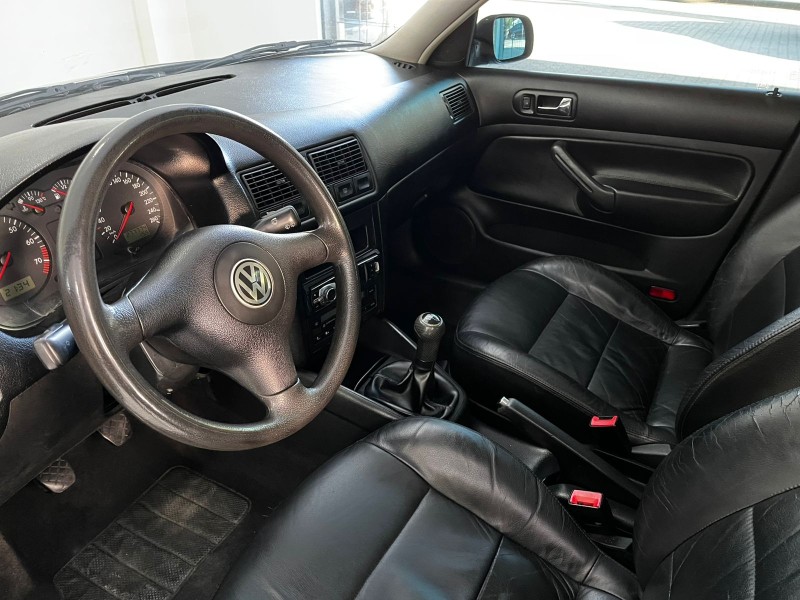 GOLF 1.6 MI GENERATION 8V GASOLINA 4P MANUAL - 2003 - CAXIAS DO SUL