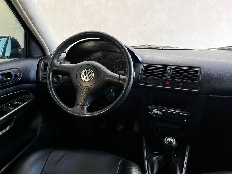 GOLF 1.6 MI GENERATION 8V GASOLINA 4P MANUAL - 2003 - CAXIAS DO SUL