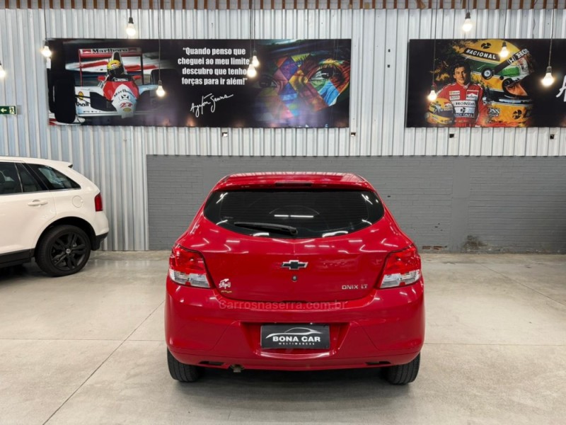 ONIX 1.0 LT 12V FLEX 4P MANUAL - 2015 - CAXIAS DO SUL
