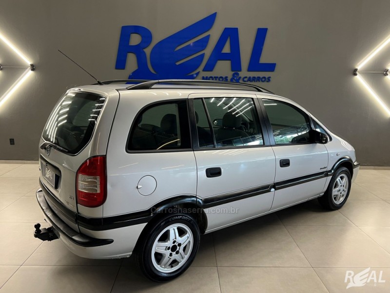 ZAFIRA 2.0 MPFI COMFORT 8V FLEX 4P MANUAL - 2005 - SAPIRANGA