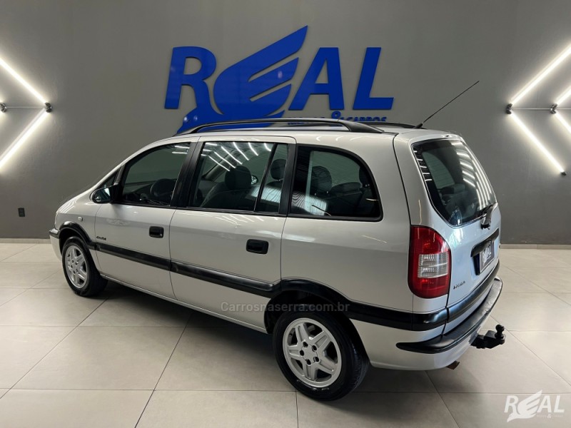 ZAFIRA 2.0 MPFI COMFORT 8V FLEX 4P MANUAL - 2005 - SAPIRANGA