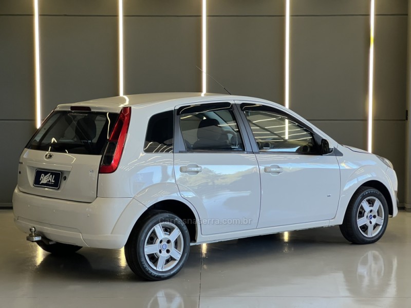 FIESTA 1.6 ROCAM SE 8V FLEX 4P MANUAL - 2014 - SAPIRANGA