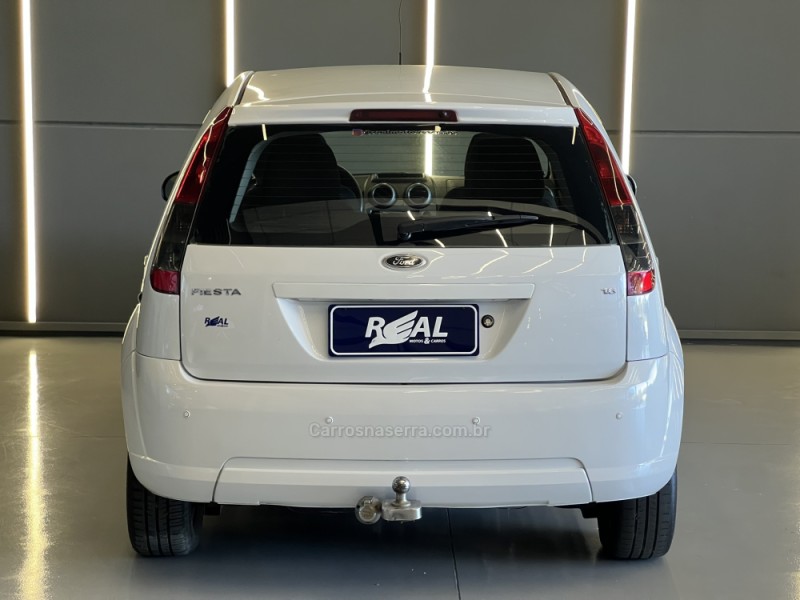 FIESTA 1.6 ROCAM SE 8V FLEX 4P MANUAL - 2014 - SAPIRANGA