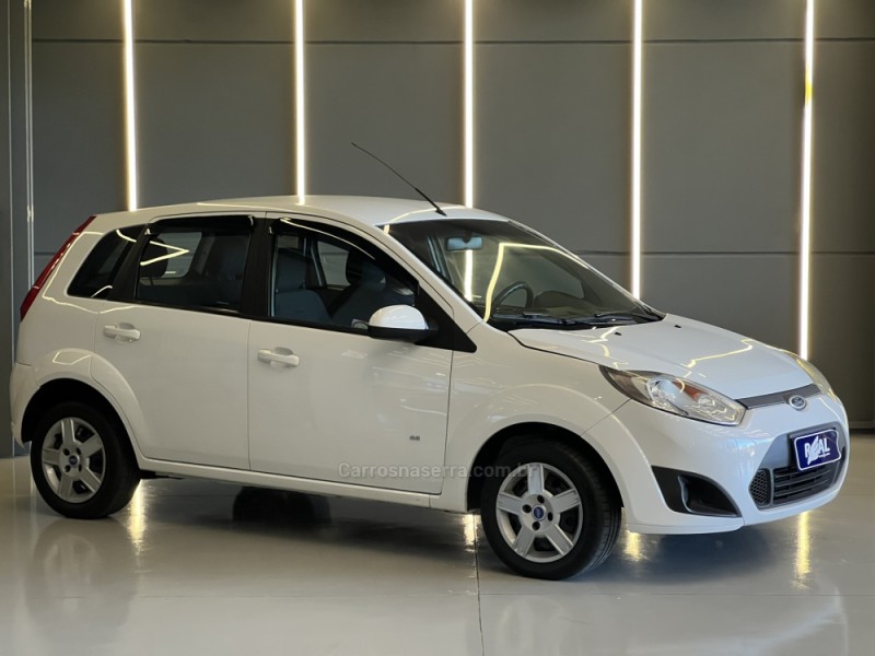FIESTA 1.6 ROCAM SE 8V FLEX 4P MANUAL - 2014 - SAPIRANGA