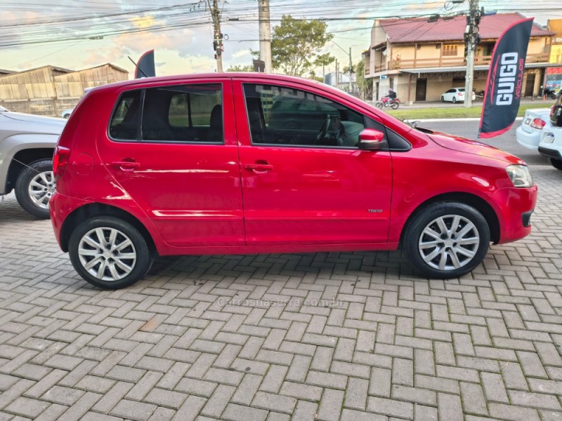 FOX 1.0 ITREND 8V FLEX 4P MANUAL - 2011 - NOVO HAMBURGO