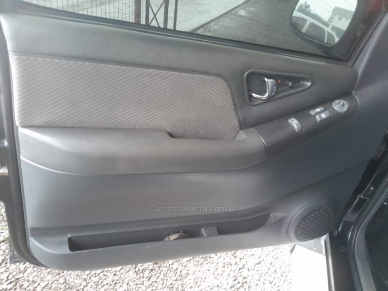 S10 2.4 MPFI ADVANTAGE 4X2 CS 8V FLEX 2P MANUAL - 2011 - VERANóPOLIS