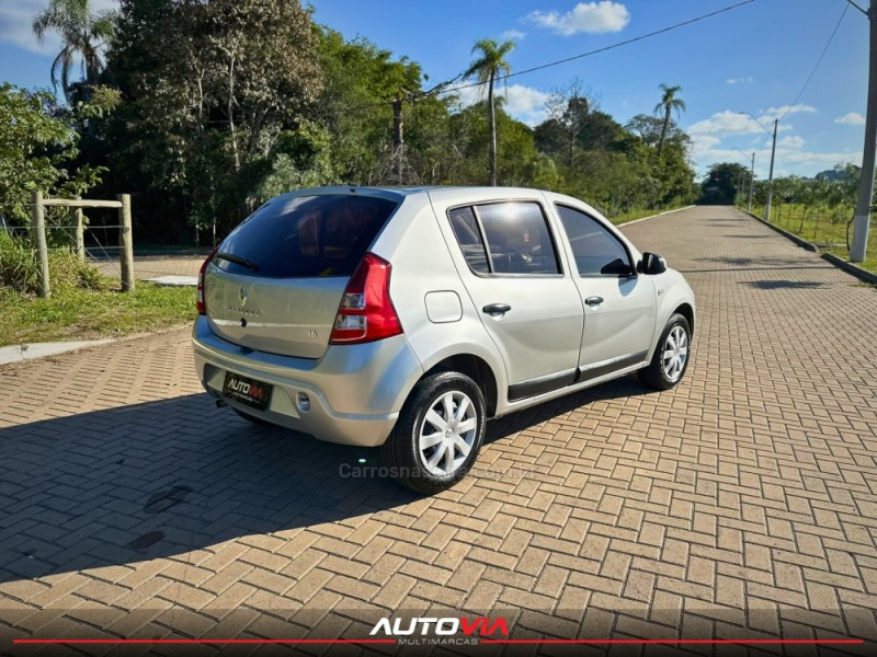 SANDERO 1.6 EXPRESSION 8V FLEX 4P MANUAL - 2013 - SAPIRANGA