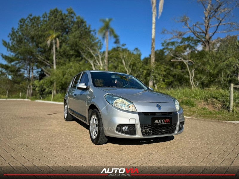 SANDERO 1.6 EXPRESSION 8V FLEX 4P MANUAL - 2013 - SAPIRANGA