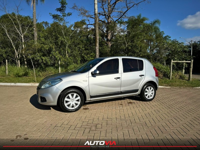 SANDERO 1.6 EXPRESSION 8V FLEX 4P MANUAL - 2013 - SAPIRANGA