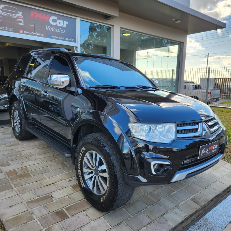 PAJERO DAKAR 3.2 HPE 4X4 7 LUGARES 16V TURBO INTERCOOLER DIESEL 4P AUTOMÁTICO - 2017 - BENTO GONçALVES