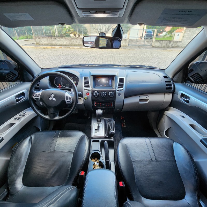PAJERO DAKAR 3.2 HPE 4X4 7 LUGARES 16V TURBO INTERCOOLER DIESEL 4P AUTOMÁTICO - 2017 - BENTO GONçALVES