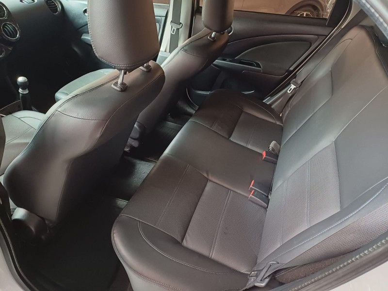 ETIOS 1.5 PLATINUM 16V FLEX 4P MANUAL - 2014 - CAXIAS DO SUL