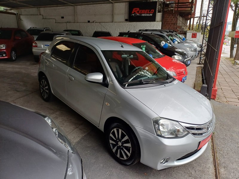 ETIOS 1.5 PLATINUM 16V FLEX 4P MANUAL - 2014 - CAXIAS DO SUL