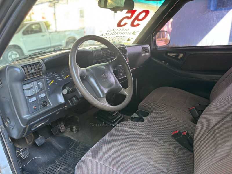 S10 2.2 EFI DLX 4X2 CS 8V GASOLINA 2P MANUAL - 1995 - CANELA