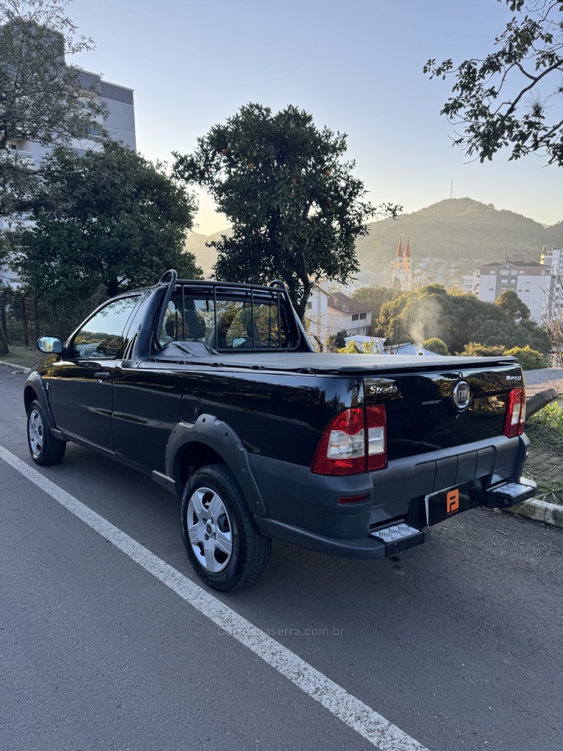 STRADA 1.4 MPI WORKING CS 8V FLEX 2P MANUAL - 2013 - NOVA ARAçá