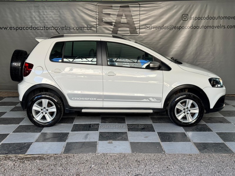 CROSSFOX 1.6 MI FLEX 8V 4P MANUAL - 2012 - NOVA PRATA