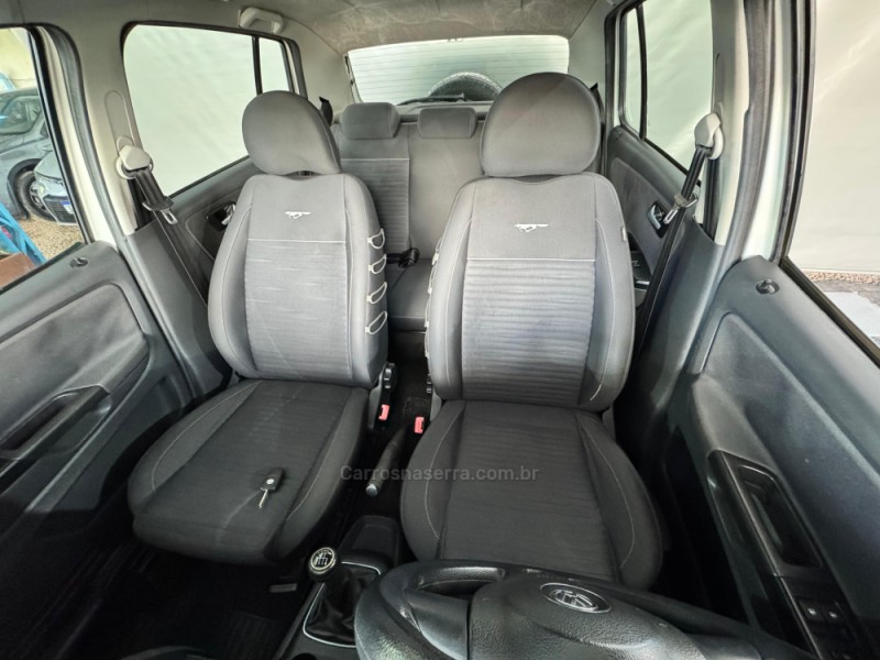 CROSSFOX 1.6 MI FLEX 8V 4P MANUAL - 2012 - NOVA PRATA