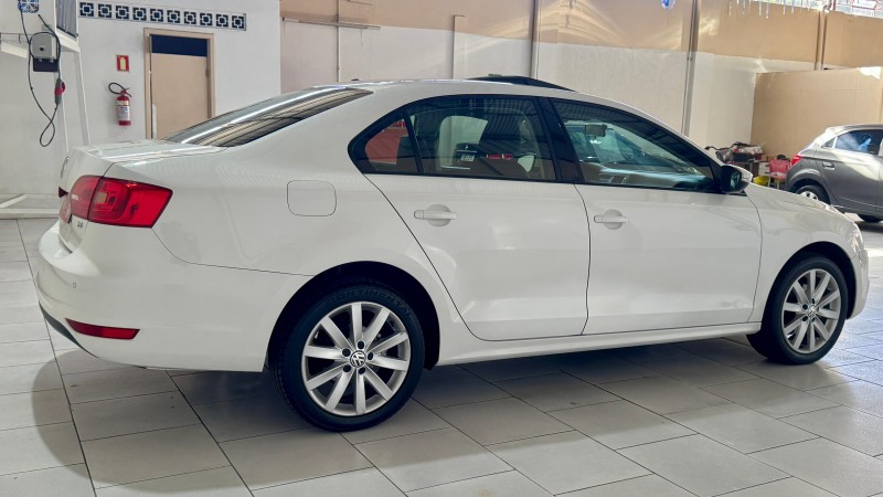 JETTA 2.0 COMFORTLINE FLEX 4P TIPTRONIC - 2012 - ESTâNCIA VELHA
