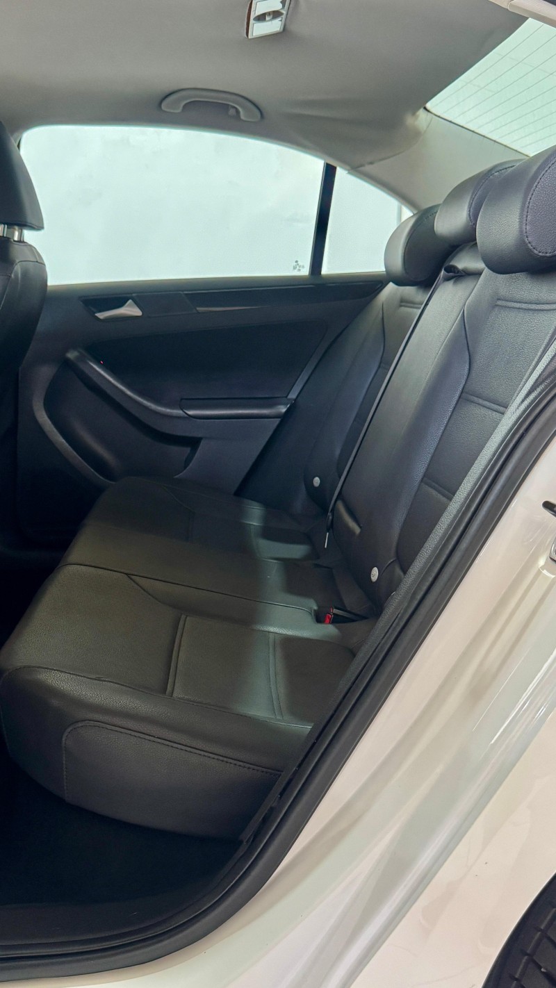 JETTA 2.0 COMFORTLINE FLEX 4P TIPTRONIC - 2012 - ESTâNCIA VELHA