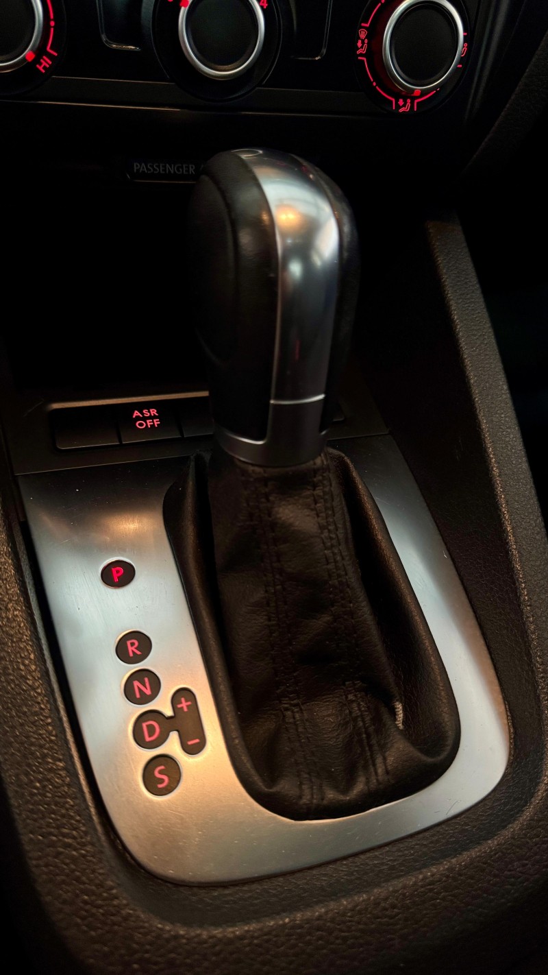 JETTA 2.0 COMFORTLINE FLEX 4P TIPTRONIC - 2012 - ESTâNCIA VELHA
