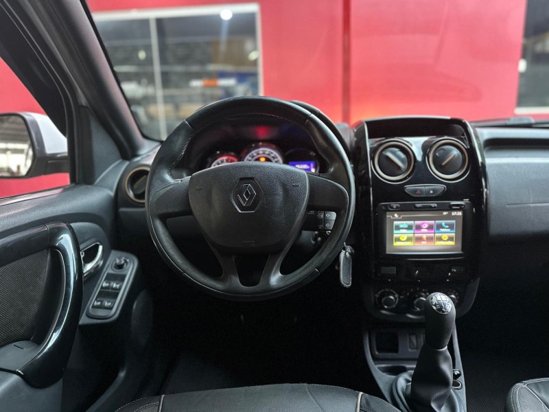 DUSTER 1.6 DYNAMIQUE 4X2 16V FLEX 4P MANUAL - 2017 - CAXIAS DO SUL