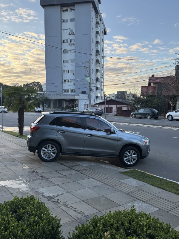 ASX 2.0 4X4 AWD 16V GASOLINA 4P AUTOMÁTICO - 2012 - FARROUPILHA
