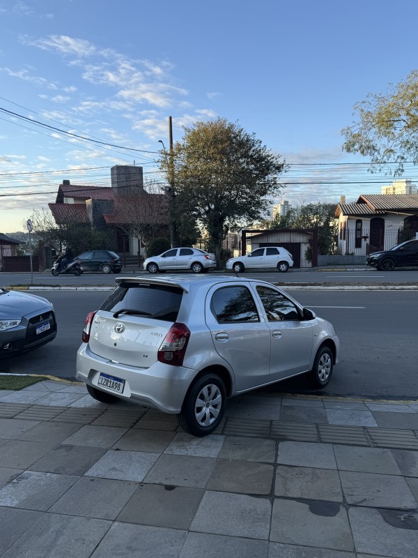 ETIOS 1.3 X 16V FLEX 4P MANUAL - 2020 - FARROUPILHA