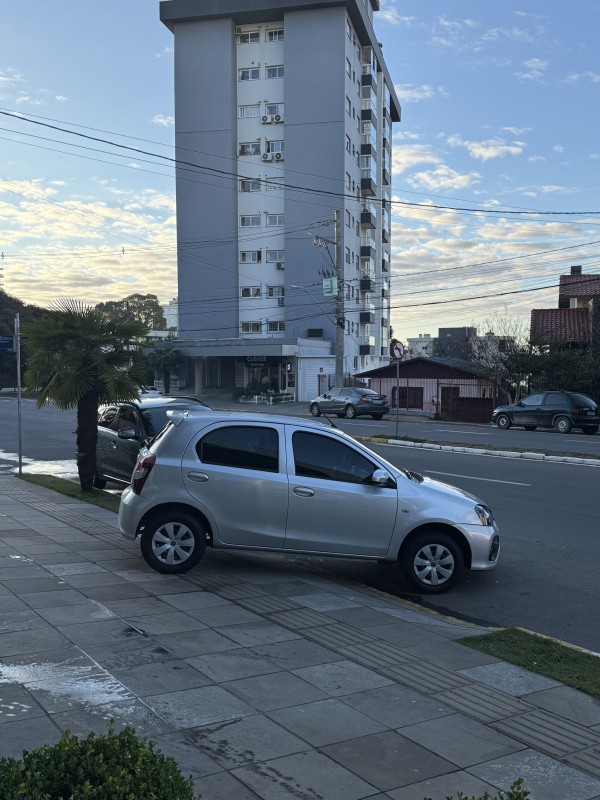 ETIOS 1.3 X 16V FLEX 4P MANUAL - 2020 - FARROUPILHA