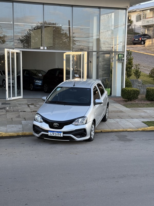 ETIOS 1.3 X 16V FLEX 4P MANUAL - 2020 - FARROUPILHA