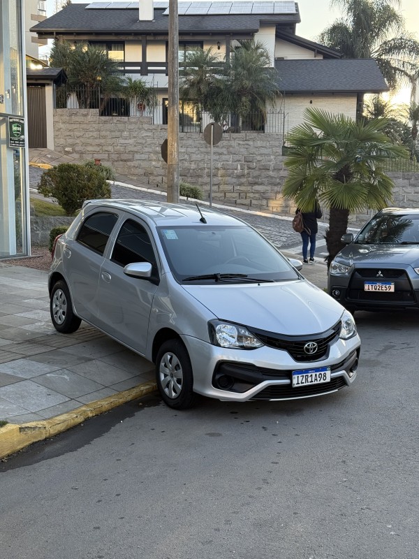 ETIOS 1.3 X 16V FLEX 4P MANUAL - 2020 - FARROUPILHA