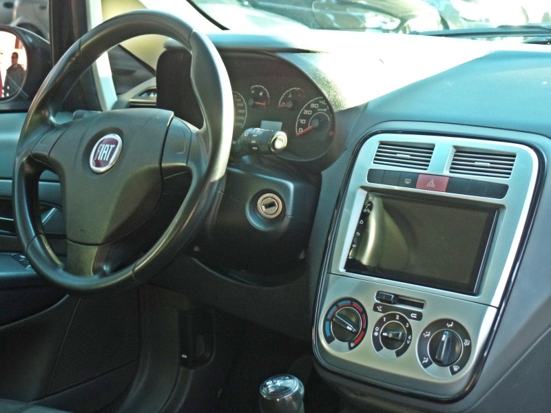 PUNTO 1.4 ATTRACTIVE 8V FLEX 4P MANUAL - 2011 - CAXIAS DO SUL