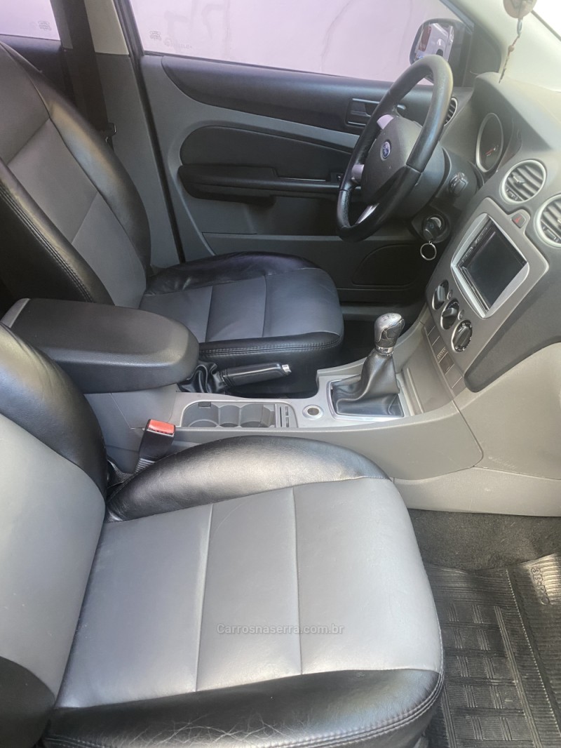 FOCUS 1.6 GLX 16V FLEX 4P MANUAL - 2011 - CAXIAS DO SUL