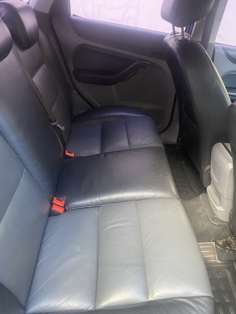 FOCUS 1.6 GLX 16V FLEX 4P MANUAL - 2011 - CAXIAS DO SUL