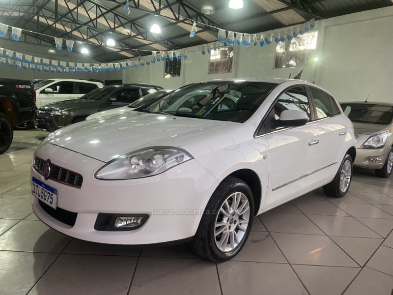 bravo 1.8 essence 16v flex 4p automatizado 2013 nova prata