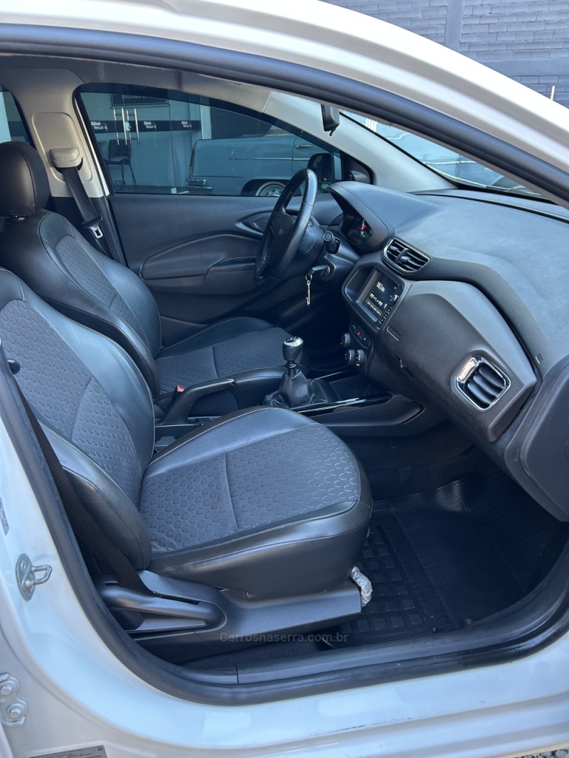 PRISMA 1.4 MPFI LTZ 8V FLEX 4P MANUAL - 2017 - CARAZINHO