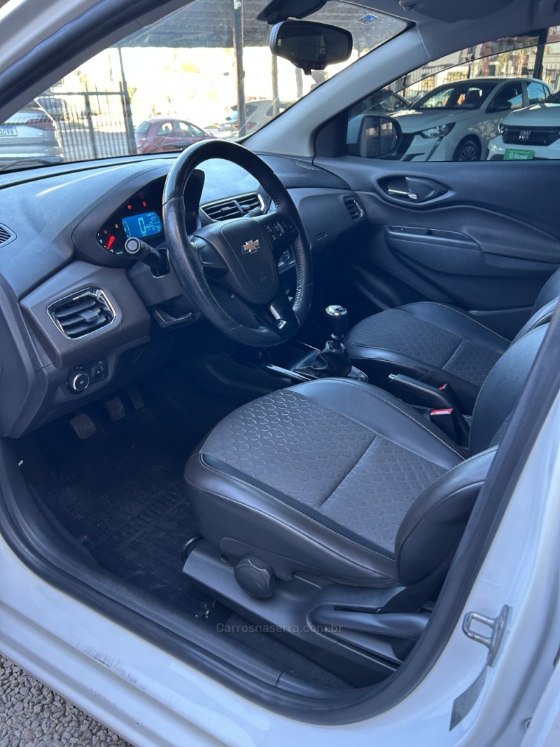 PRISMA 1.4 MPFI LTZ 8V FLEX 4P MANUAL - 2017 - CARAZINHO