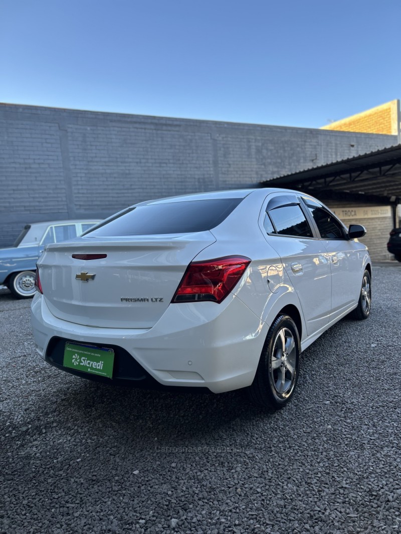 PRISMA 1.4 MPFI LTZ 8V FLEX 4P MANUAL - 2017 - CARAZINHO