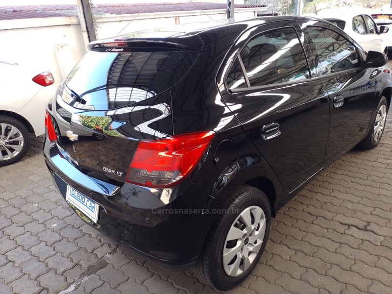 ONIX 1.4 MPFI LT 8V FLEX 4P MANUAL - 2015 - CAXIAS DO SUL